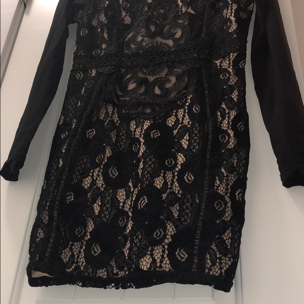 ALT dolce Lace Dress - Picture 3 of 5